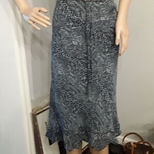 New Without Tags Nordstrom Rack Reptile Skirt Lined 2X